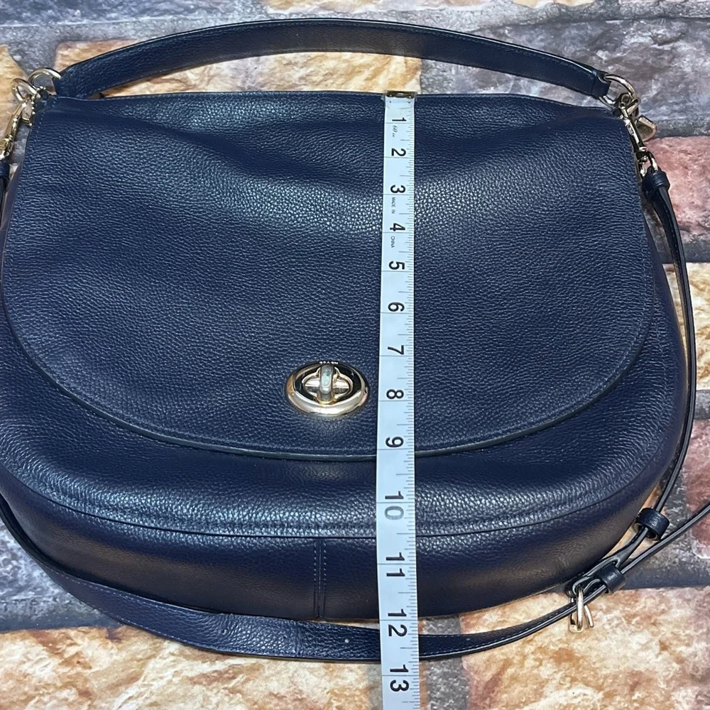Coach Turnlock Hobo Crossbody Bag Pebbled Leather Navy Luxury Office Authentic
